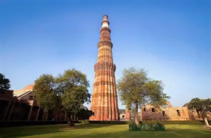 Qutub Minar: Delhi’s Towering Relic Stands Firm Amid History and Controversy